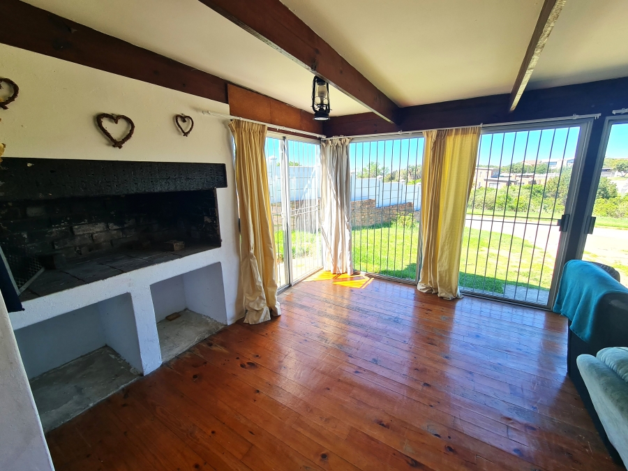 5 Bedroom Property for Sale in C Place Eastern Cape